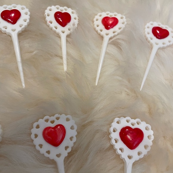Vintage Valentine’s Cupcake Toppers set of 11 - Picture 2 of 6